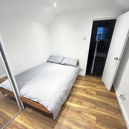 Ak Serviced Apartments - Exclusive Two-Bedroom Apartment Cardiff Bagian luar foto