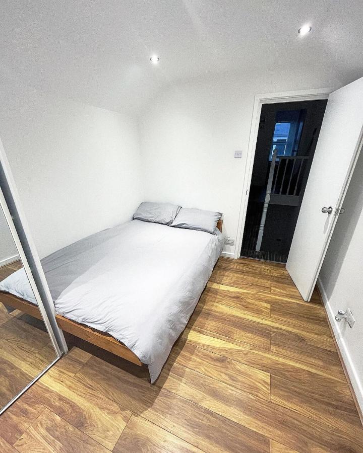 Ak Serviced Apartments - Exclusive Two-Bedroom Apartment Cardiff Bagian luar foto
