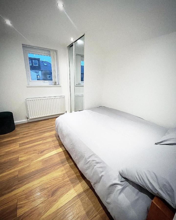 Ak Serviced Apartments - Exclusive Two-Bedroom Apartment Cardiff Bagian luar foto